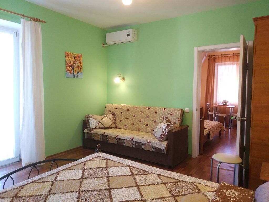 Ассоль Судак — Семейный номер люкс с двумя спальнями и балконом