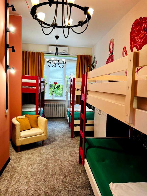 HDhostel — Многоместный женский номер спальное место на двухъярусной кровати в общем номере для женщин эконом (душ/туалет общий)