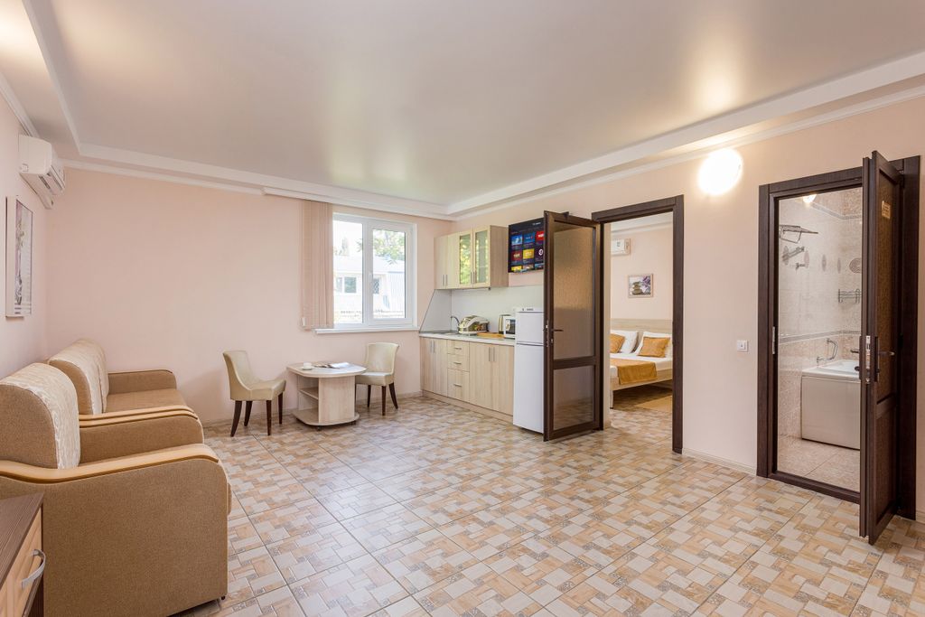 Русич — Четырёхместный номер двухкомнатный с кухней, корпус А Комфорт