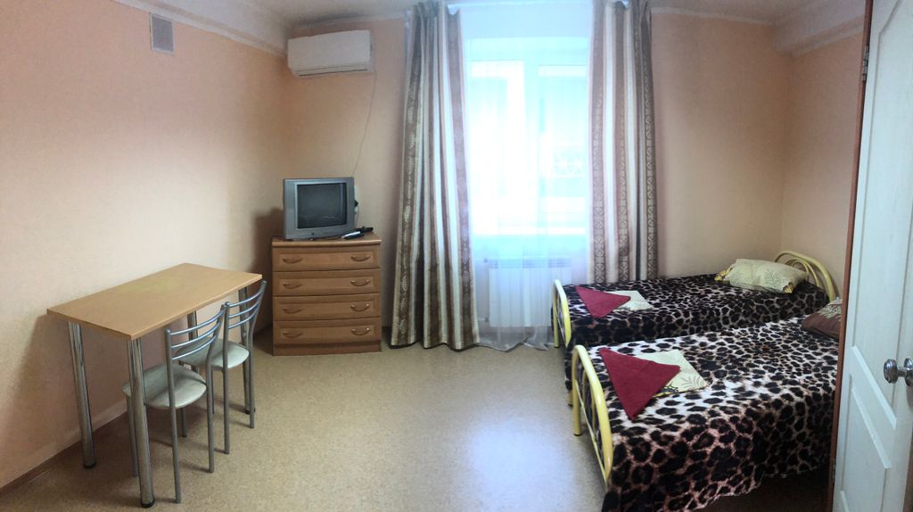 Наш Дом — Двухместный номер с 2 отдельными кроватями с кондиционером