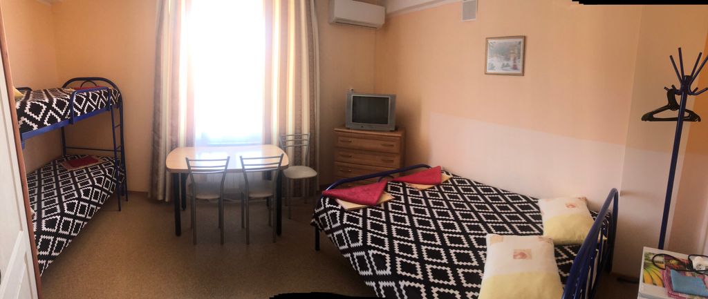 Наш Дом — Четырёхместный номер с кондиционером