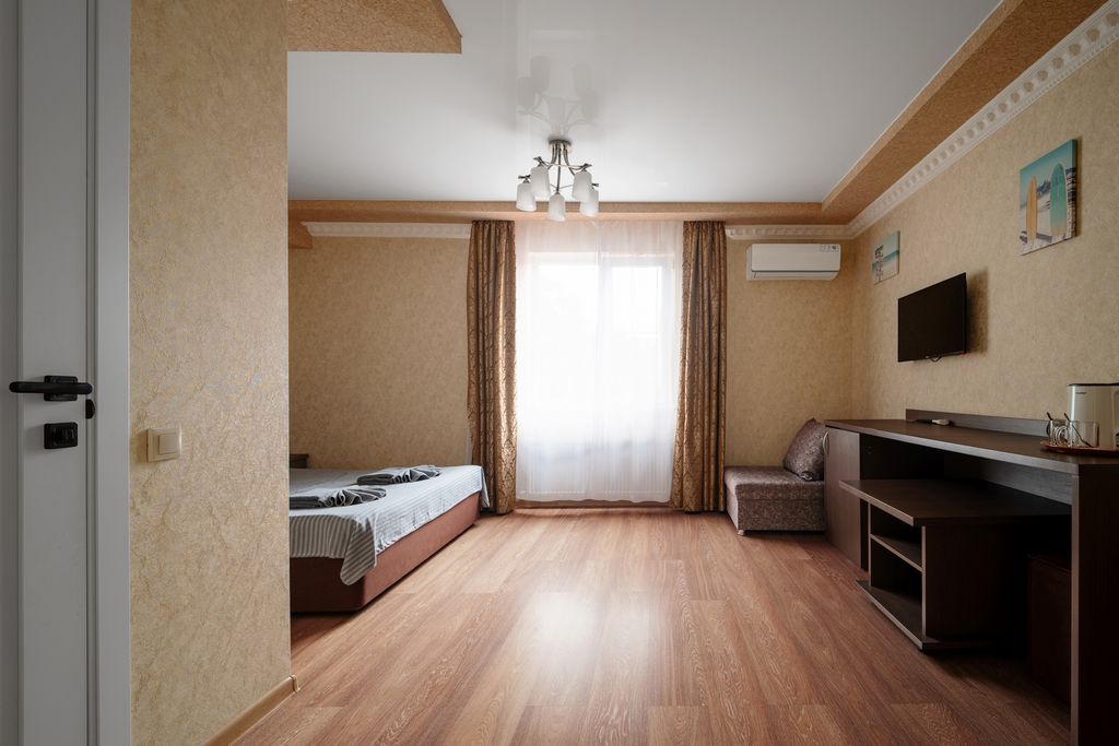 Лоза — Трёхместный номер полулюкс