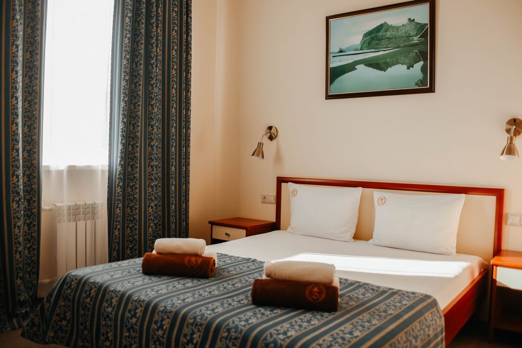 Гранд — Двухместный номер с 1 кроватью джуниор сьют FV с видом на бассейн, на море