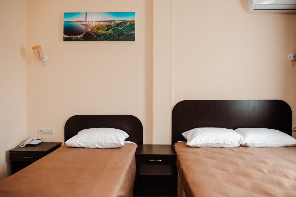 Восток — Трёхместный номер улучшенный