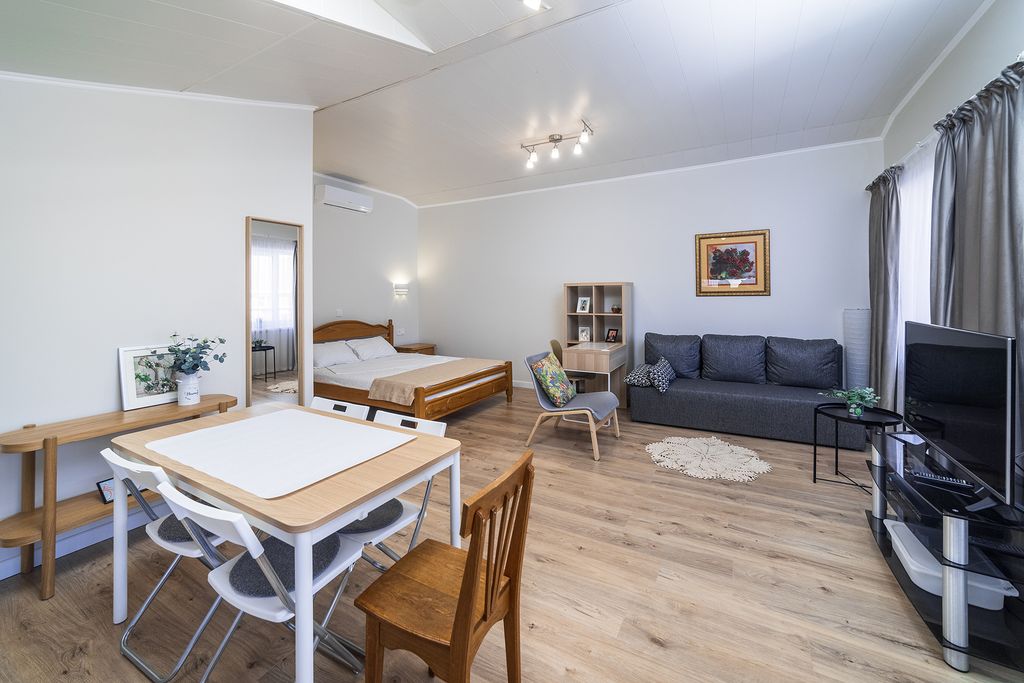 Абрикос — Семейный номер студия