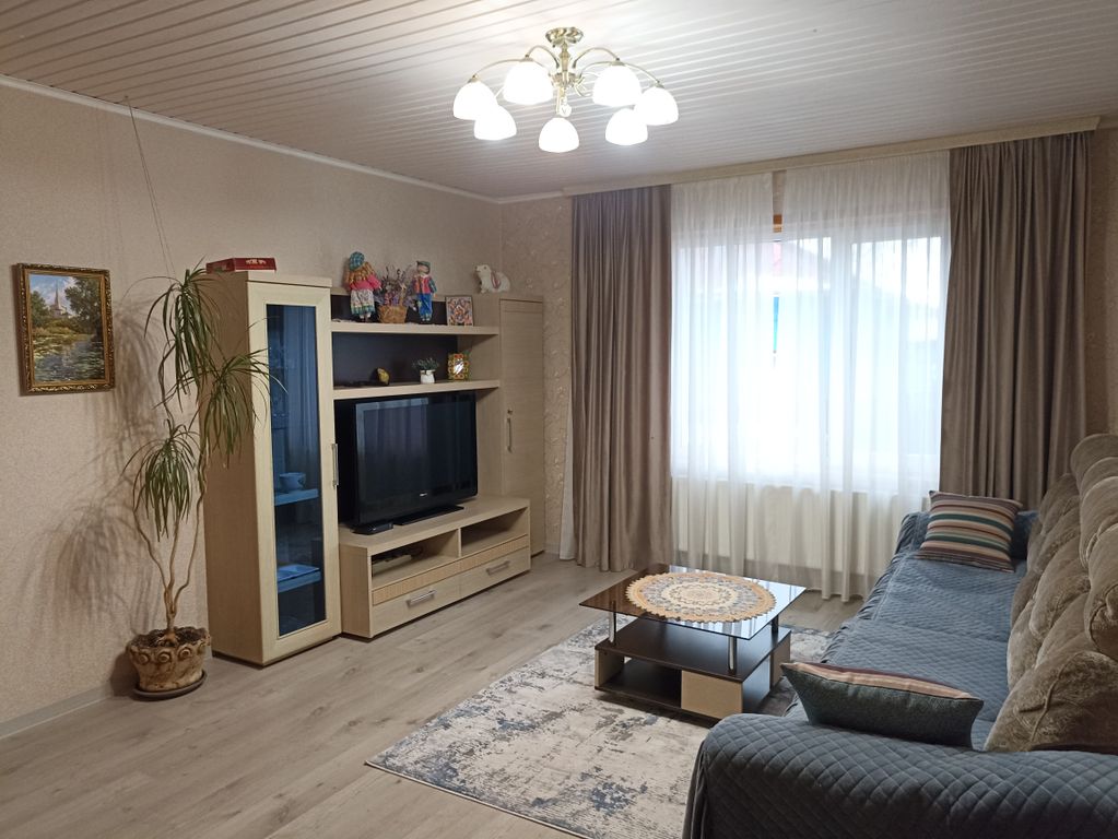 У Кремля — Апартаменты трёхкомнатные, вид на Кремль