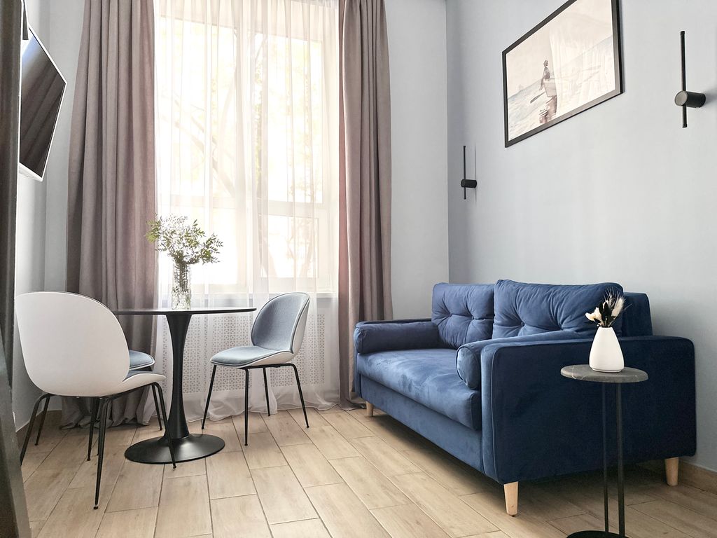 URoom — Апартаменты студия 13