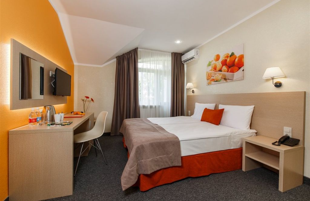 Мандарин — Четырёхместный номер двухкомнатный совмещённый