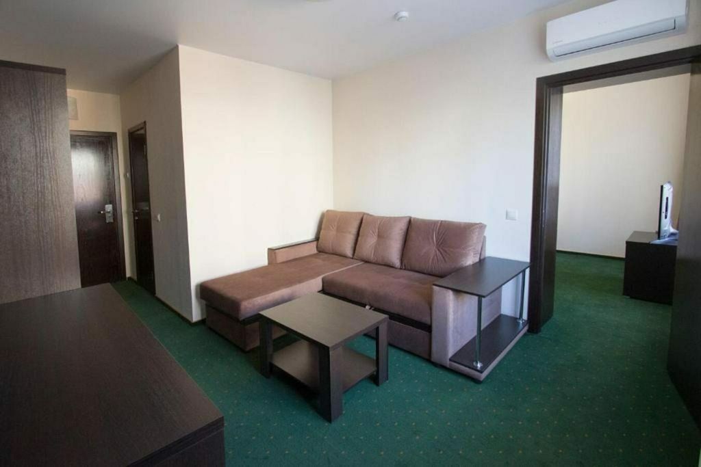 V&V — Четырёхместный номер стандарт