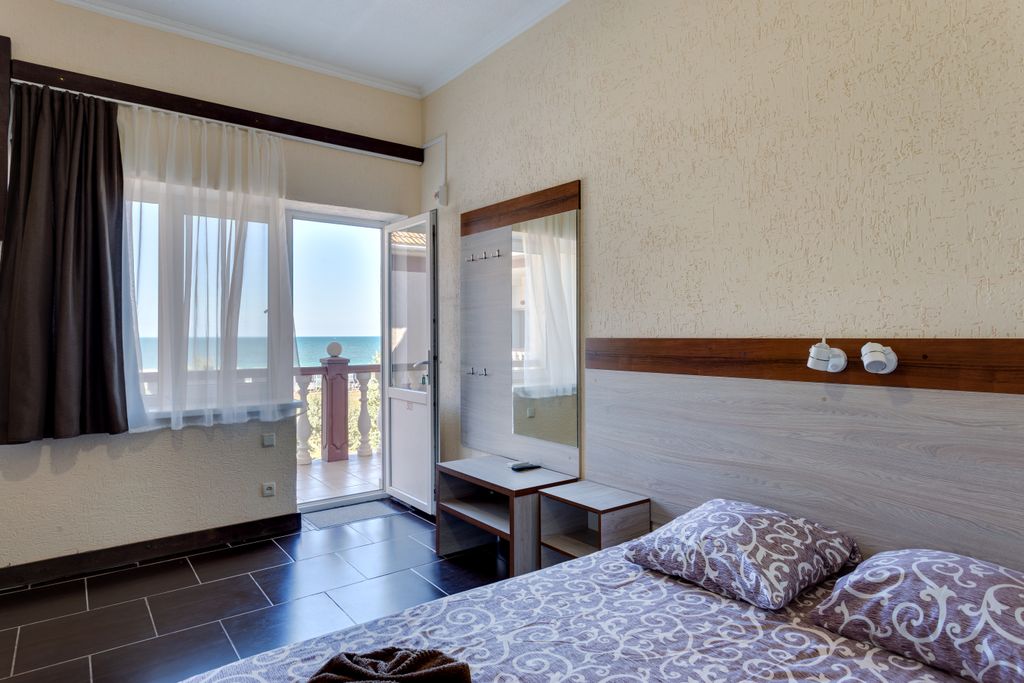 Ситерра — Трёхместный номер с видом на море