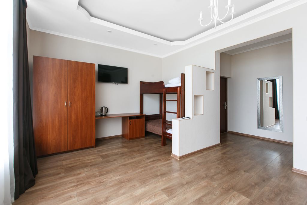 Пеликан — Семейный номер улучшенный