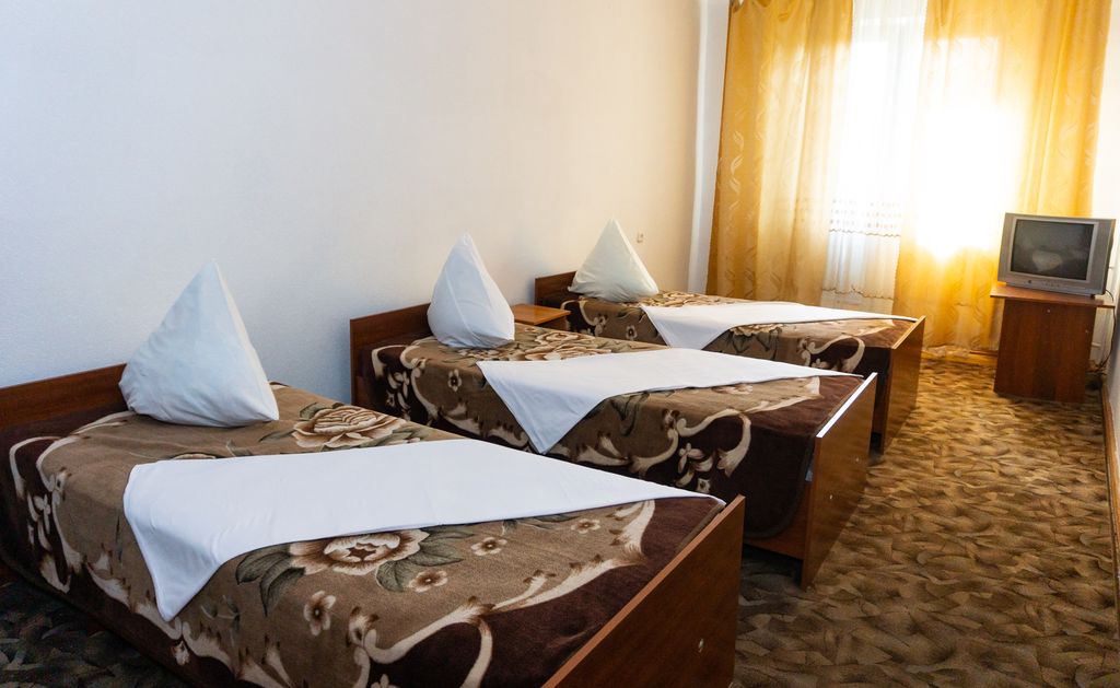 Альпинист — Трёхместный номер стандарт