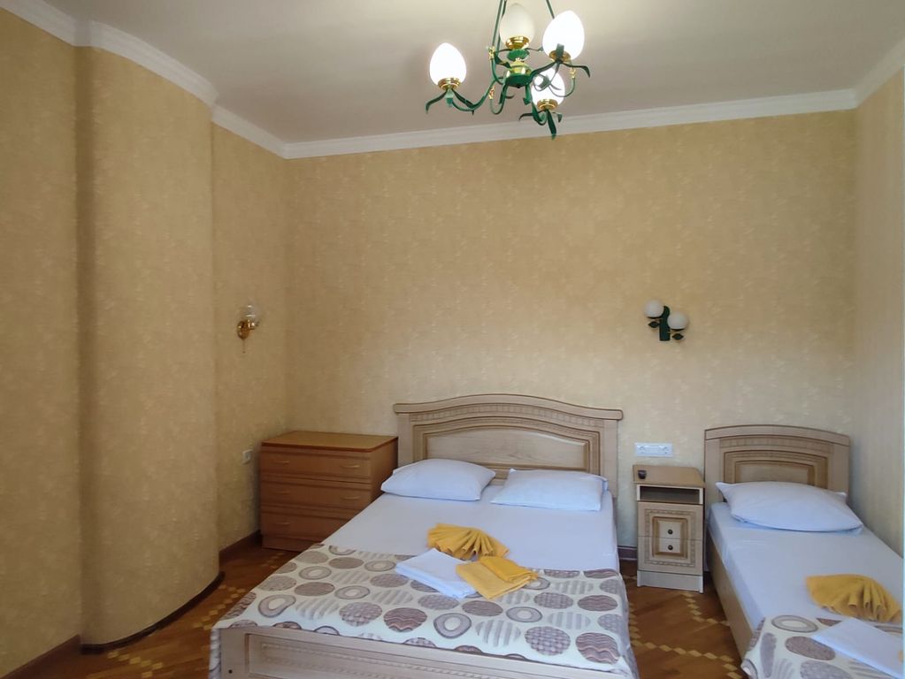 Континенталь — Трёхместный номер улучшенный