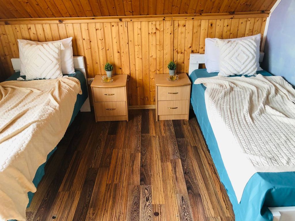 На Яблочной — Двухместный номер с 2 отдельными кроватями  с видом на море и на горы