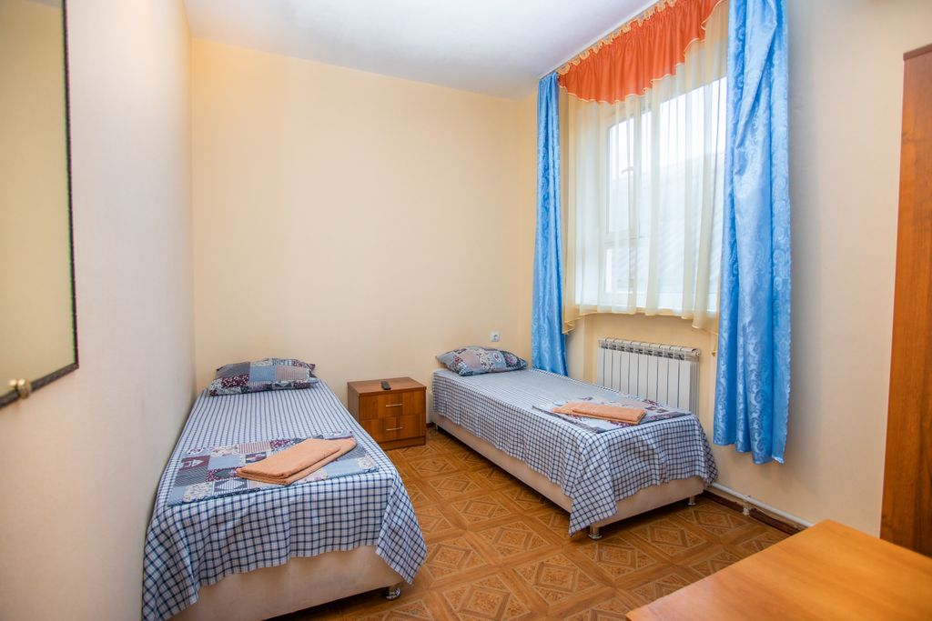 Апельсин — Двухместный номер с 2 отдельными кроватями эконом