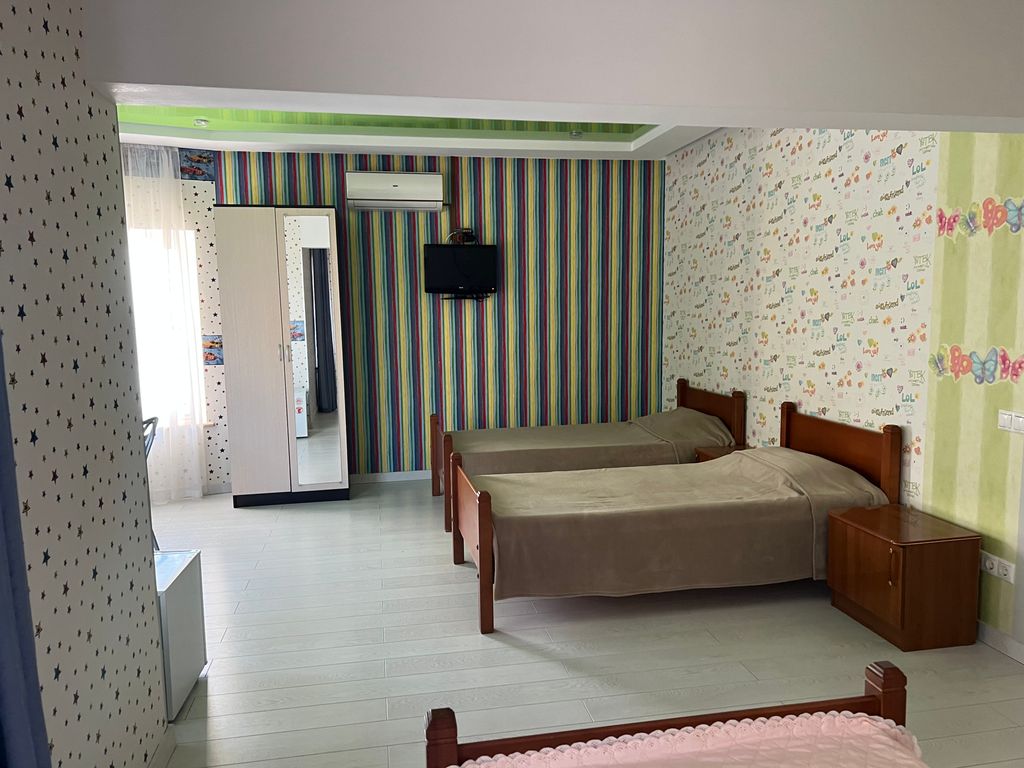 Краснополянская — Трёхместный номер улучшенный с видом на море