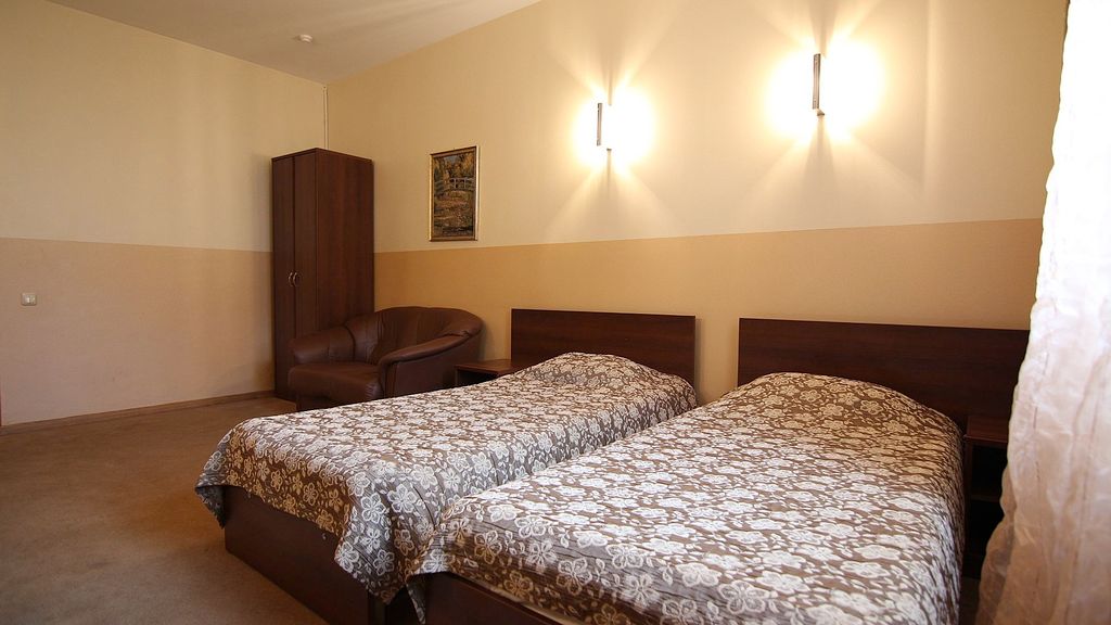 Чайка — Двухместный номер с 2 отдельными кроватями улучшенный