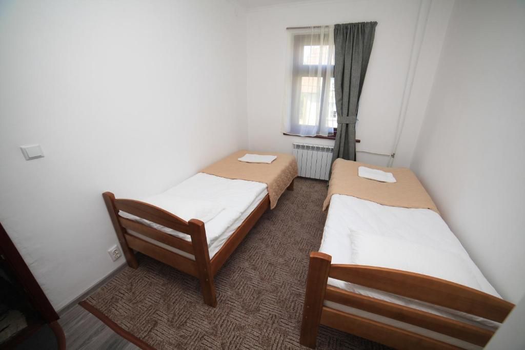 Замок — Двухместный номер с 2 отдельными кроватями эконом с видом на город