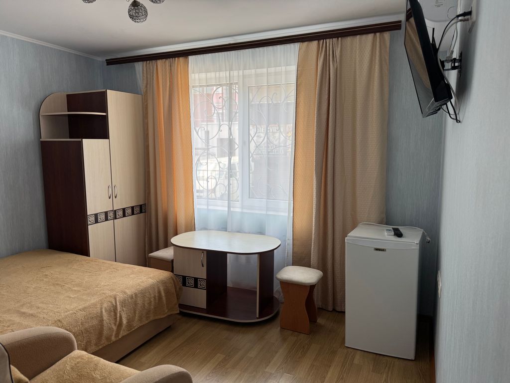 Апельсин — Трёхместный номер стандарт