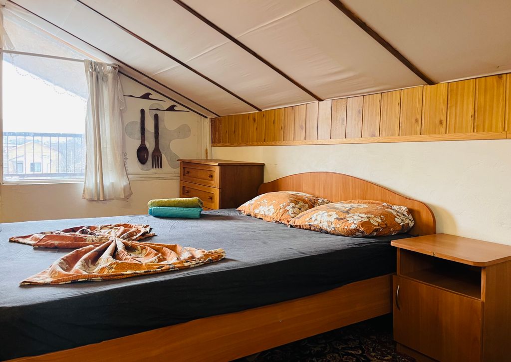 Тенистый дворик — Семейный номер эконом с видом на горы