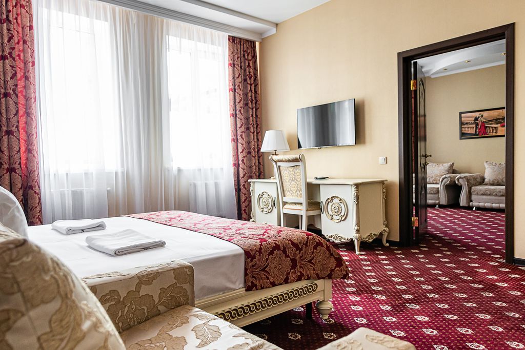 Avdallini Golden Bay — Четырёхместный номер люкс 2 комнаты с террасой