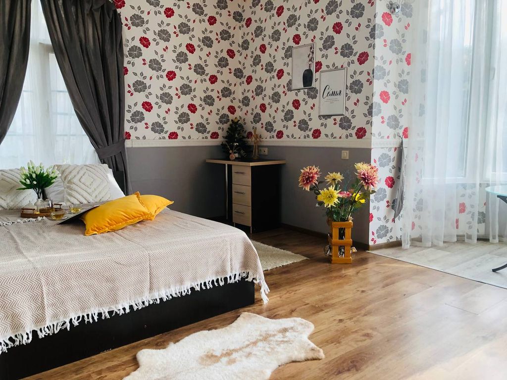 На Яблочной — Трёхместный номер  улучшенный с видом на море