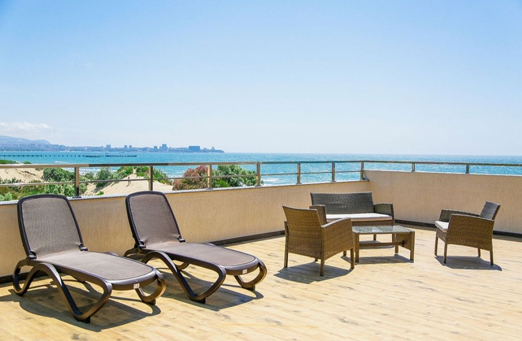 Эмеральдика Family Beach Hotel — Двухместный номер с 1 кроватью Junior suite premiere с террасой с видом на море