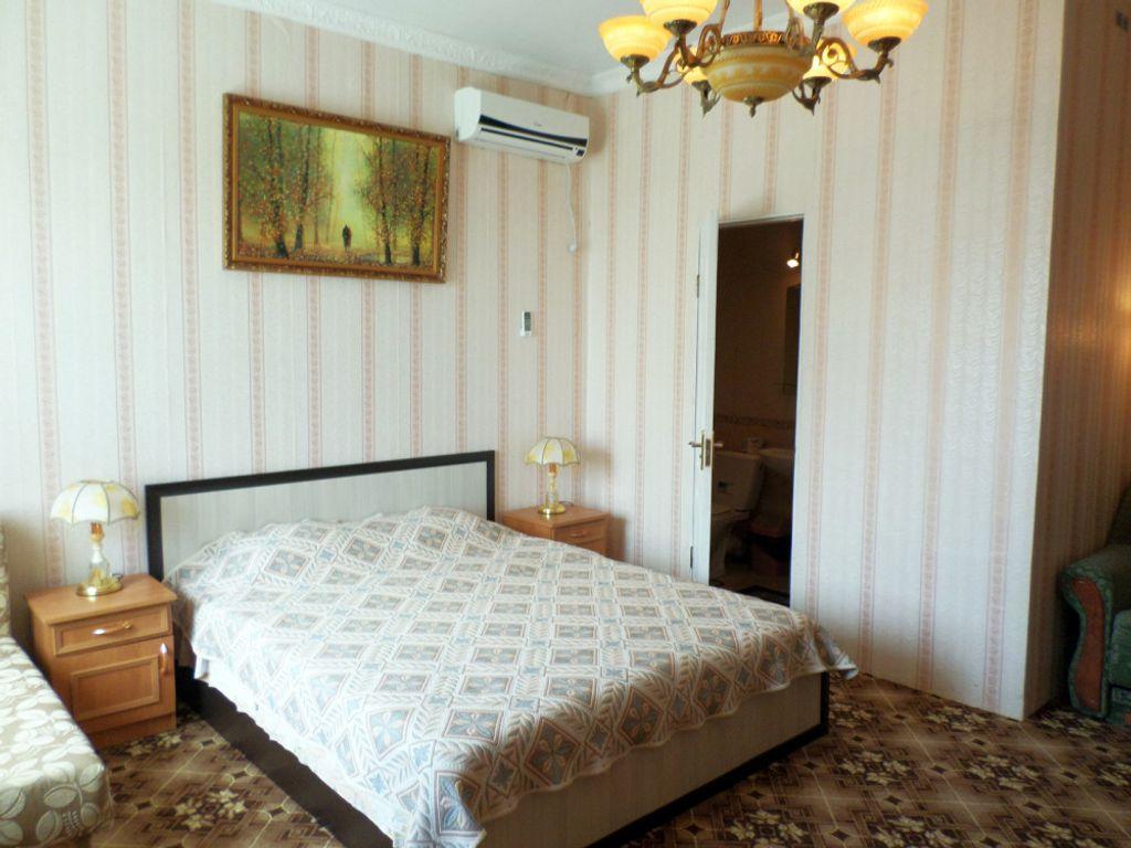Green Palace — Четырёхместный номер К1 полулюкс, 1 этаж