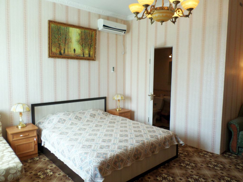 Green Palace — Четырёхместный номер К1 полулюкс, 1 этаж