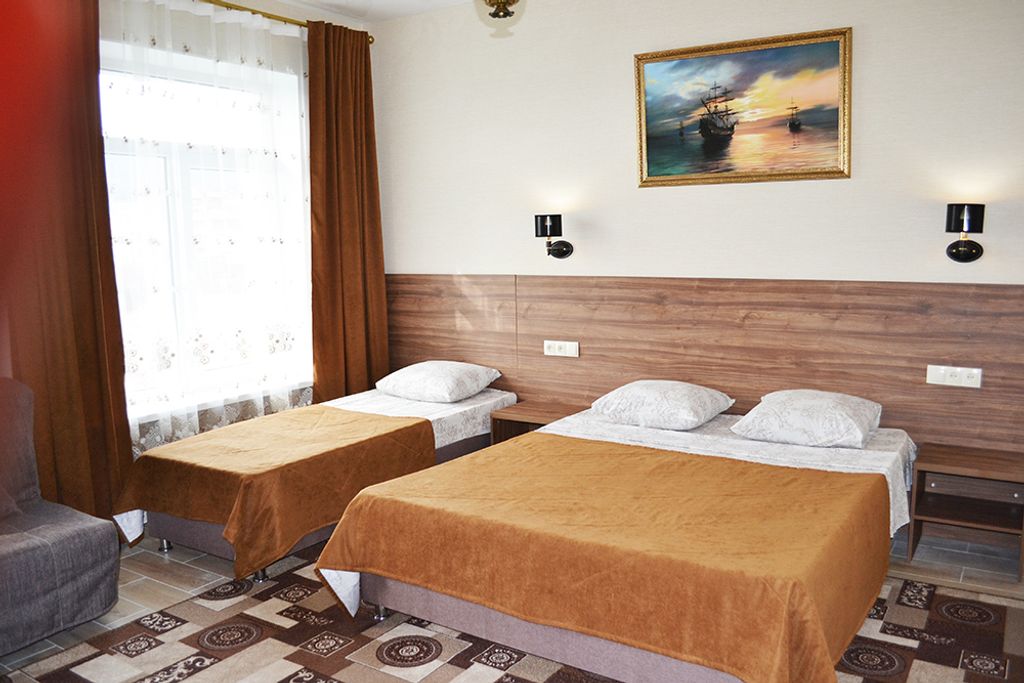 Green Palace — Четырёхместный номер К2 полулюкс, 2 этаж