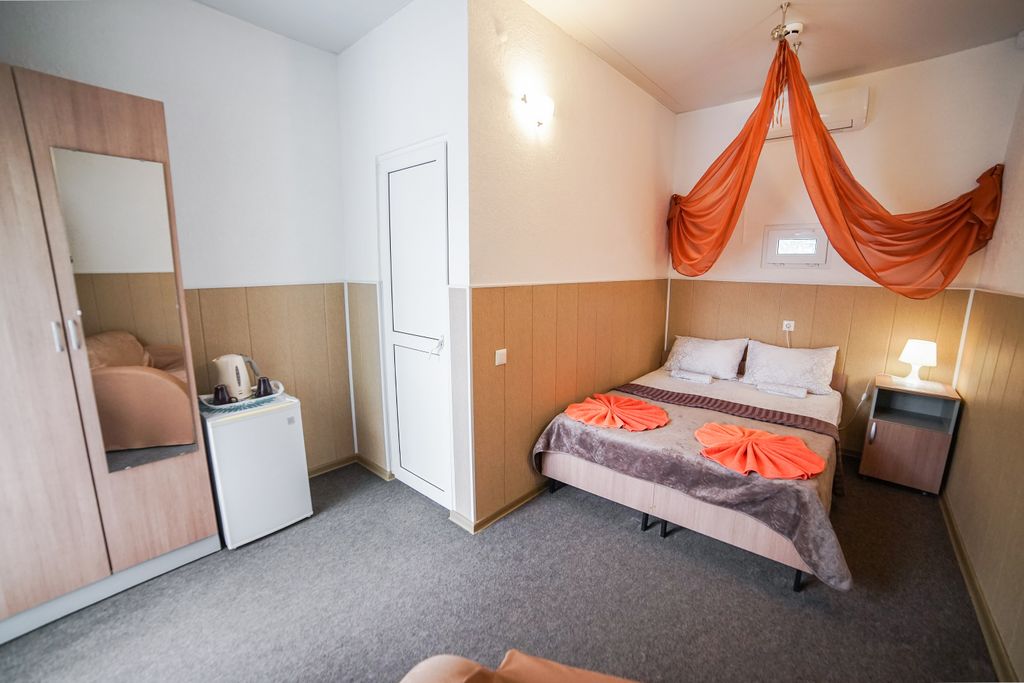 Морской прибой — Трёхместный номер стандарт с балконом № 5,6,7