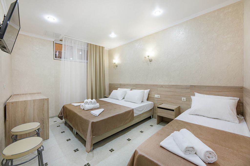 Фараон — Трёхместный номер стандарт на 1-ой линии