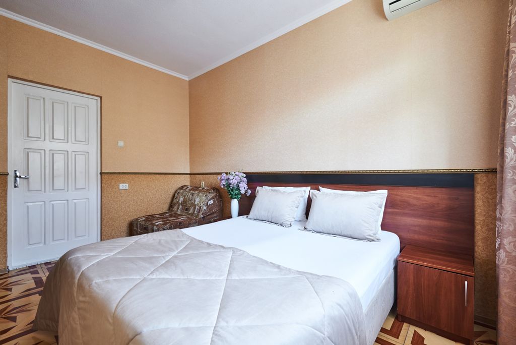 Анна — Трёхместный номер с балконом