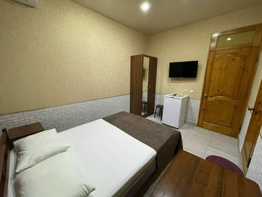 Кристи — Двухместный номер с 1 кроватью бюджетный (темное окно)