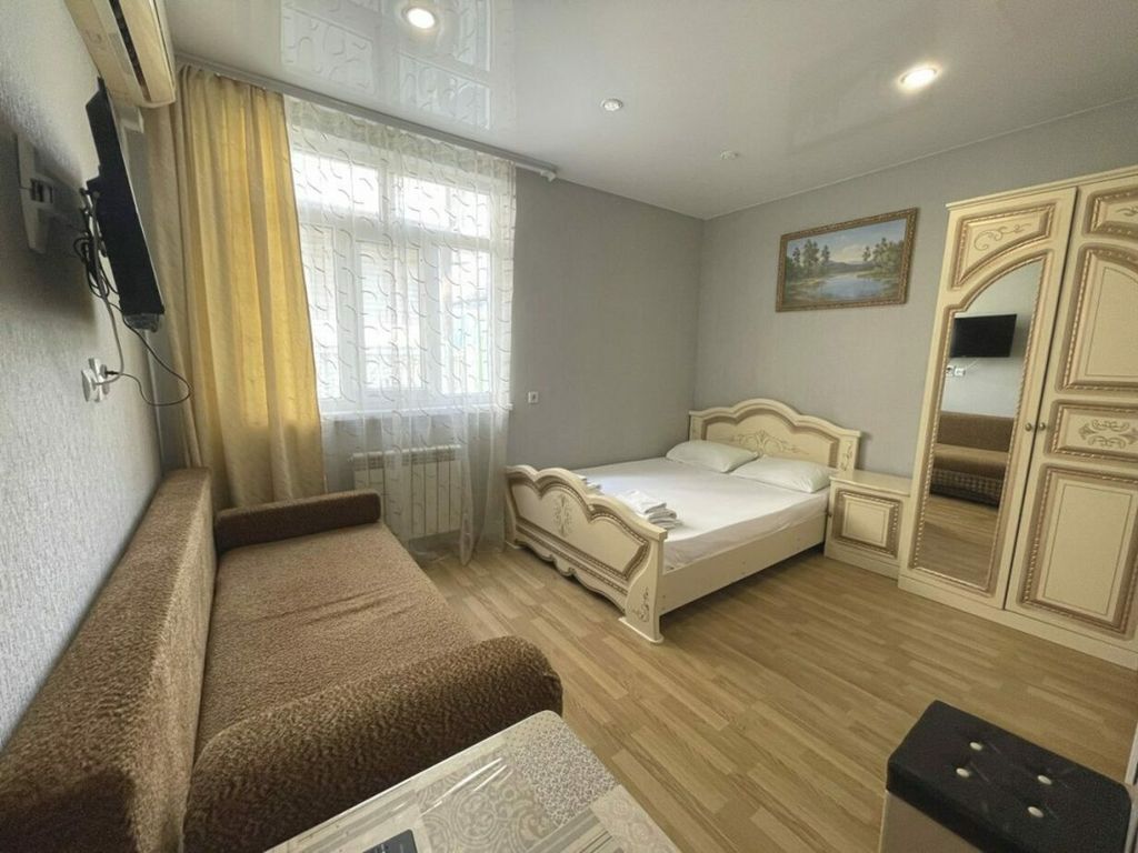 Кристи — Семейный номер шестиместный двухкомнатный