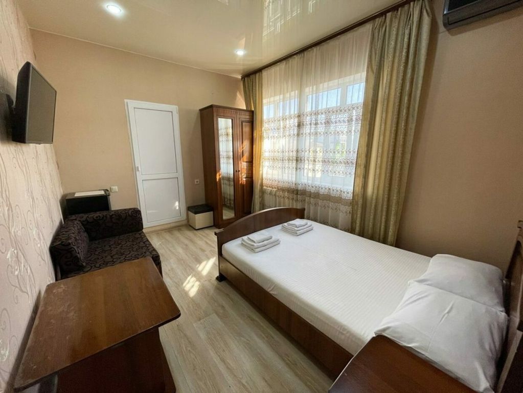 Кристи — Трёхместный номер стандарт