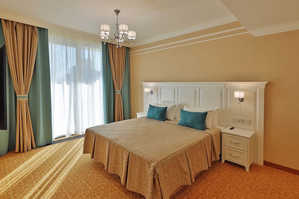 Династия — Семейный номер люкс