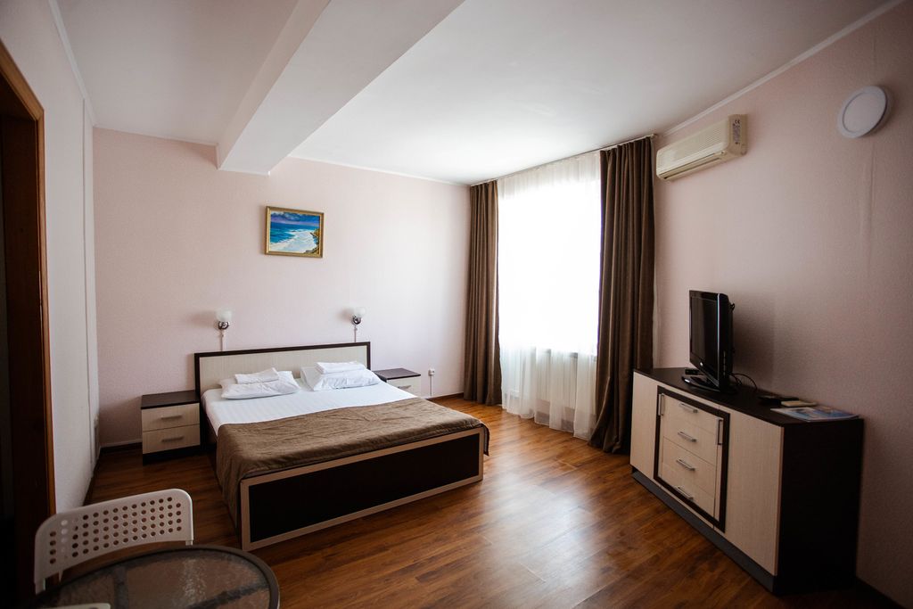 Фотини — Четырёхместный номер стандарт с балконом с видом на море или лес