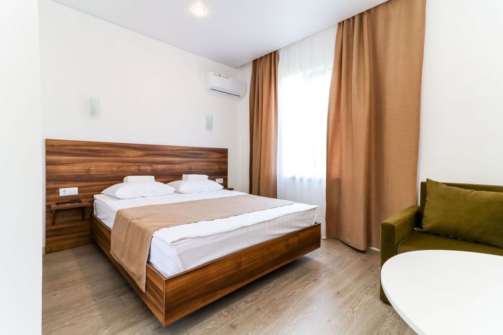 Юг — Трёхместный номер улучшенный