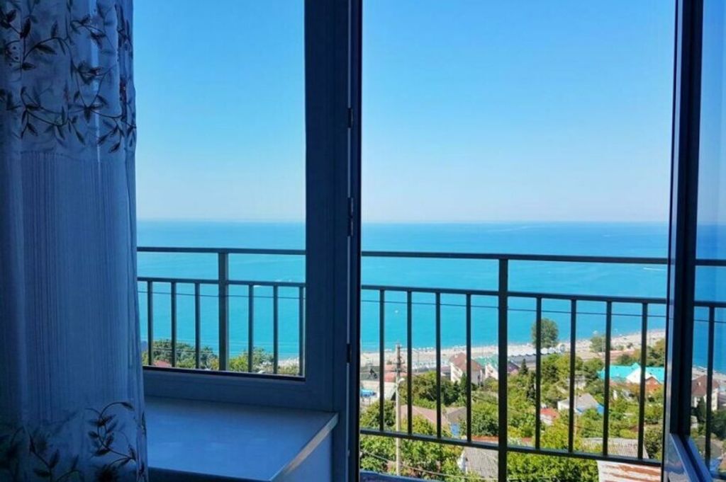 На Хвойной — Семейный номер четырехместный с доп. местом с балконом и видом на море