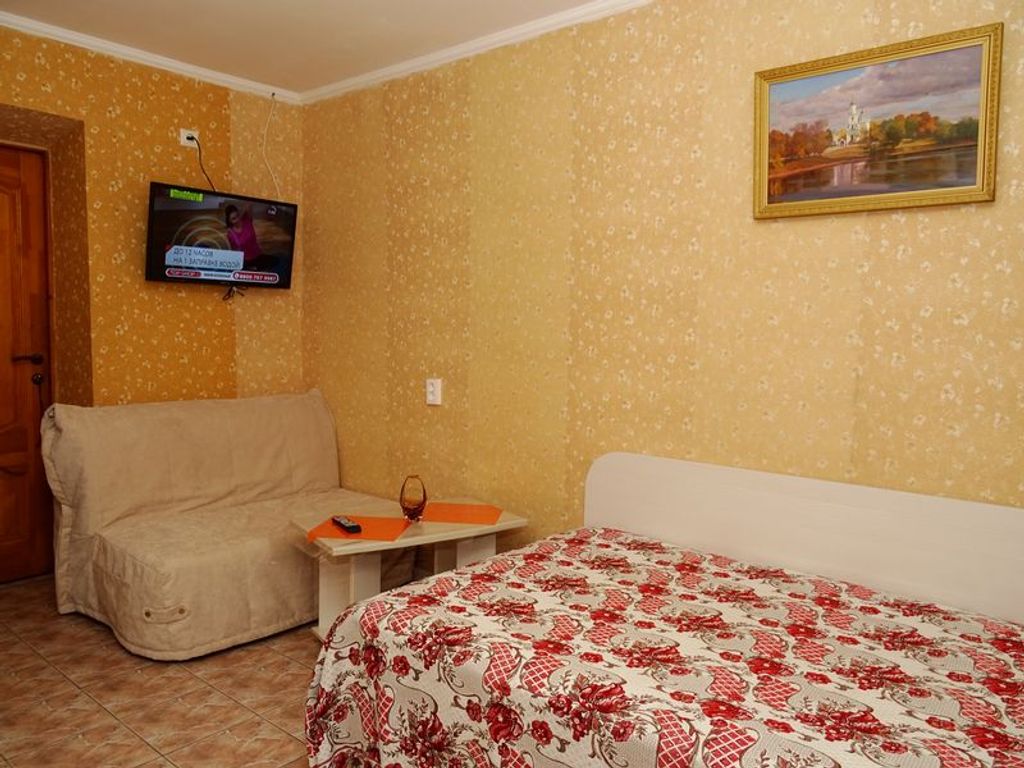 "На Терской" — Семейный номер Семейный четырехместный с туалетом, душем и индивидуальной кухней