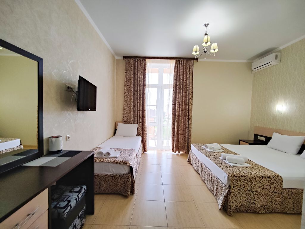 Элита — Трёхместный номер полулюкс