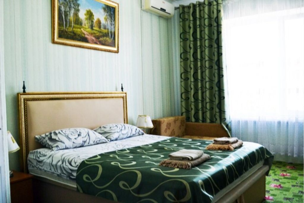 Green Palace — Трёхместный номер полулюкс 4-2