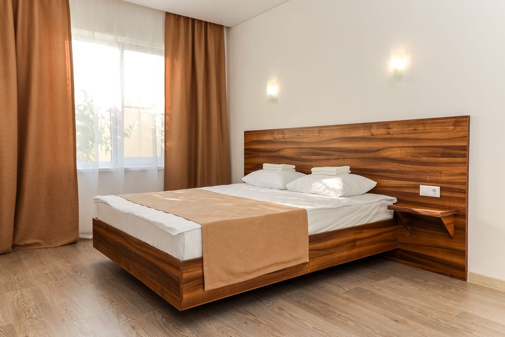 Юг — Четырёхместный номер большой с разделёнными зонами и кухней