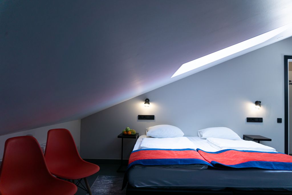 Rockit Hotel Рокит Хотел — Двухместный номер с 2 отдельными кроватями мансарда