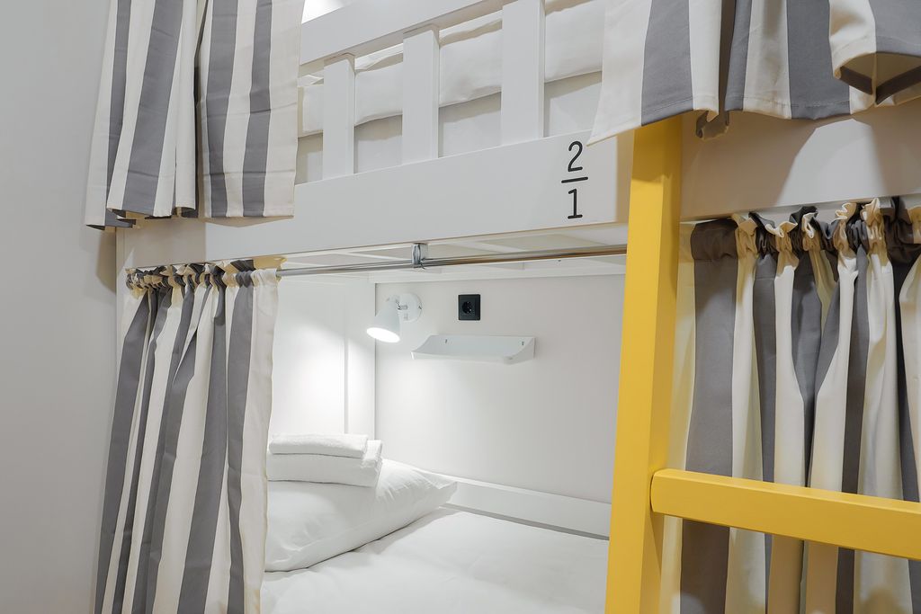 Друзья Лайт — Многоместный смешанный номер 8-местный