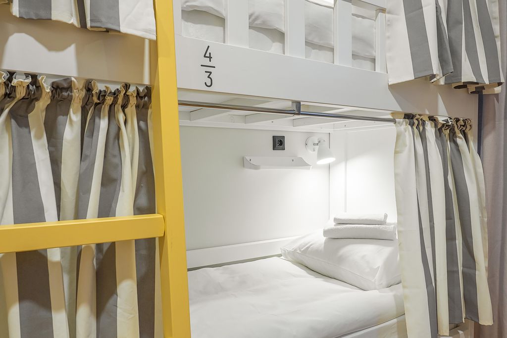 Друзья Лайт — Многоместный мужской номер 10-местный