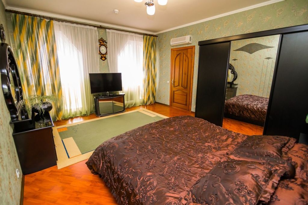 Прибой — Четырёхместный номер Люкс с 2 спальнями №6