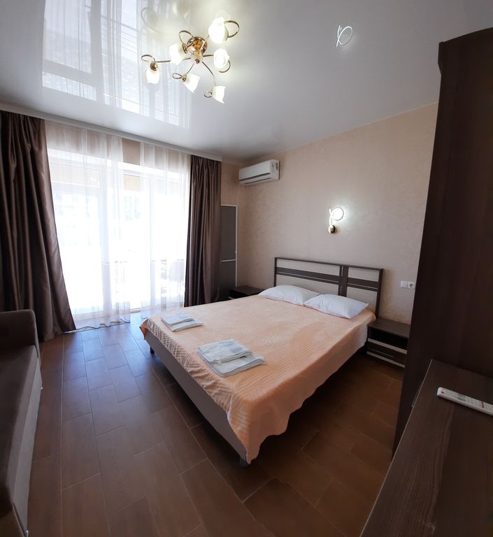 Солнечный — Семейный номер люкс с террасой