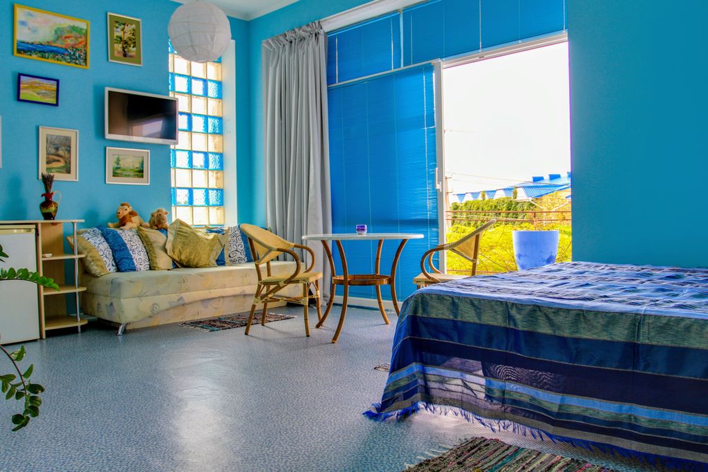 У Верблюжьих горбов — Четырёхместный номер люкс "Блу"